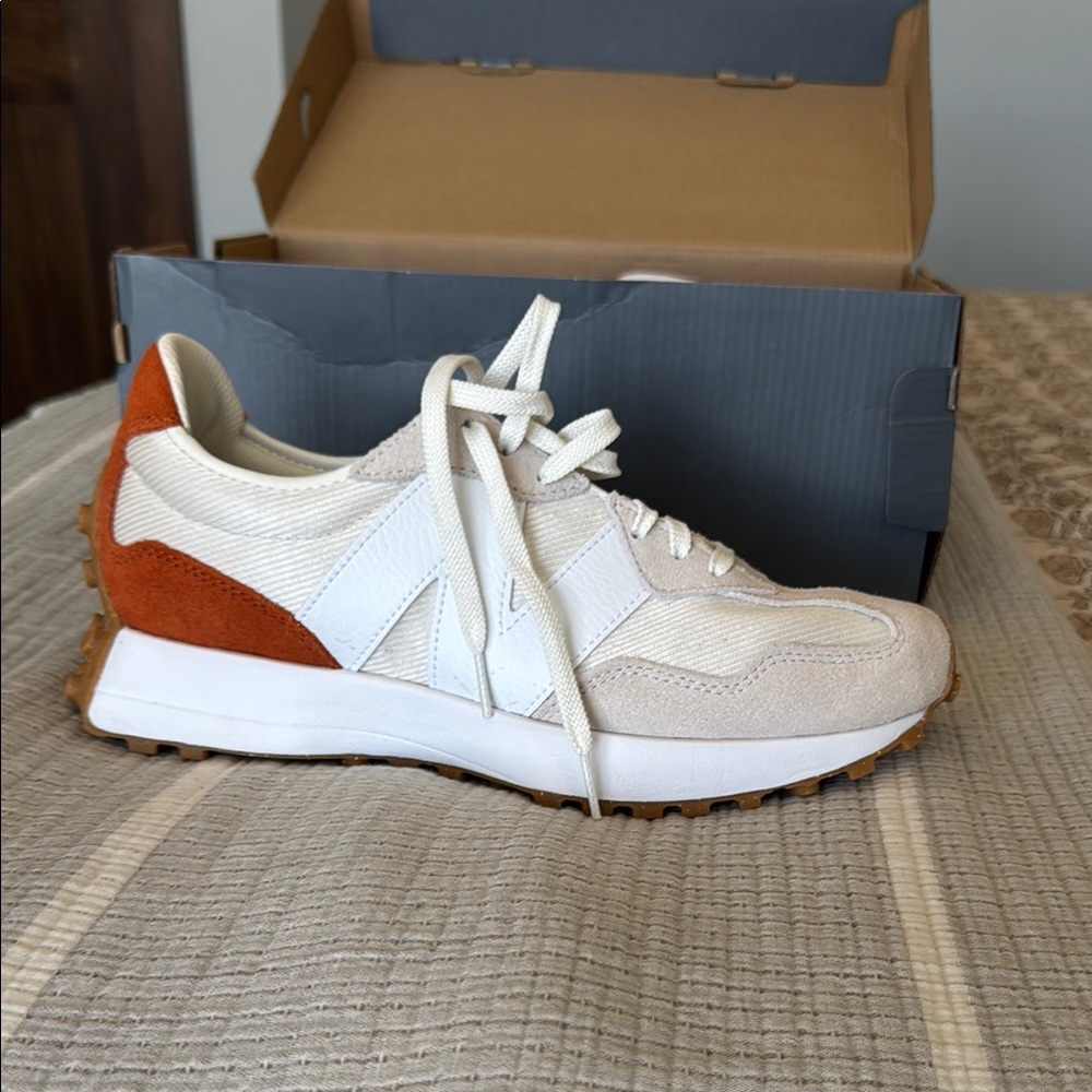 New Balance 327